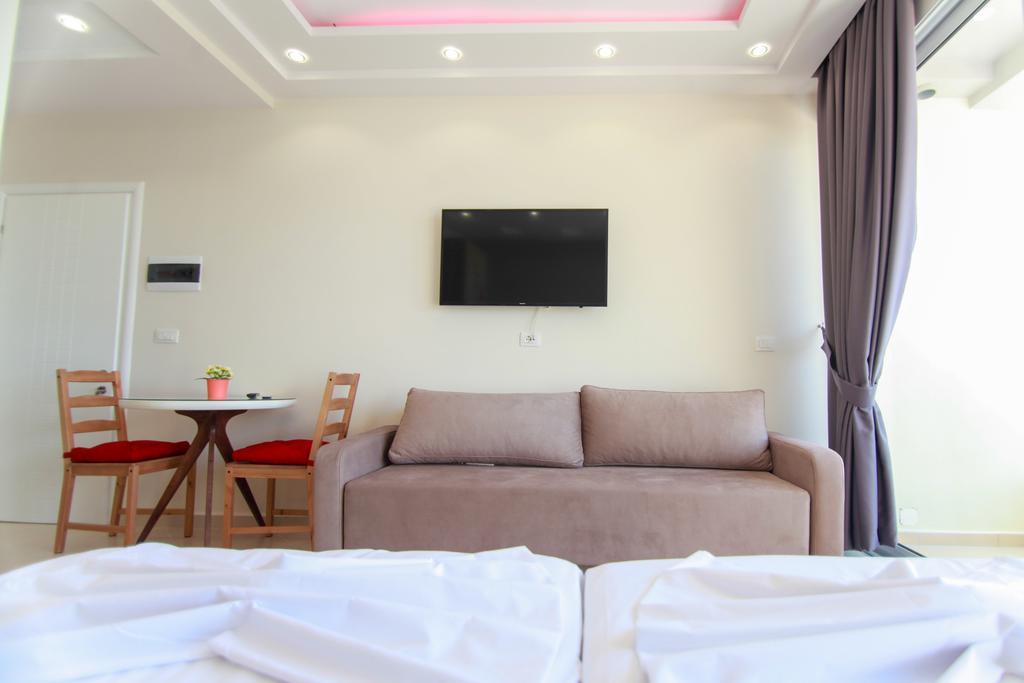 Blue Sea Apartments Sarandë Eksteriør billede