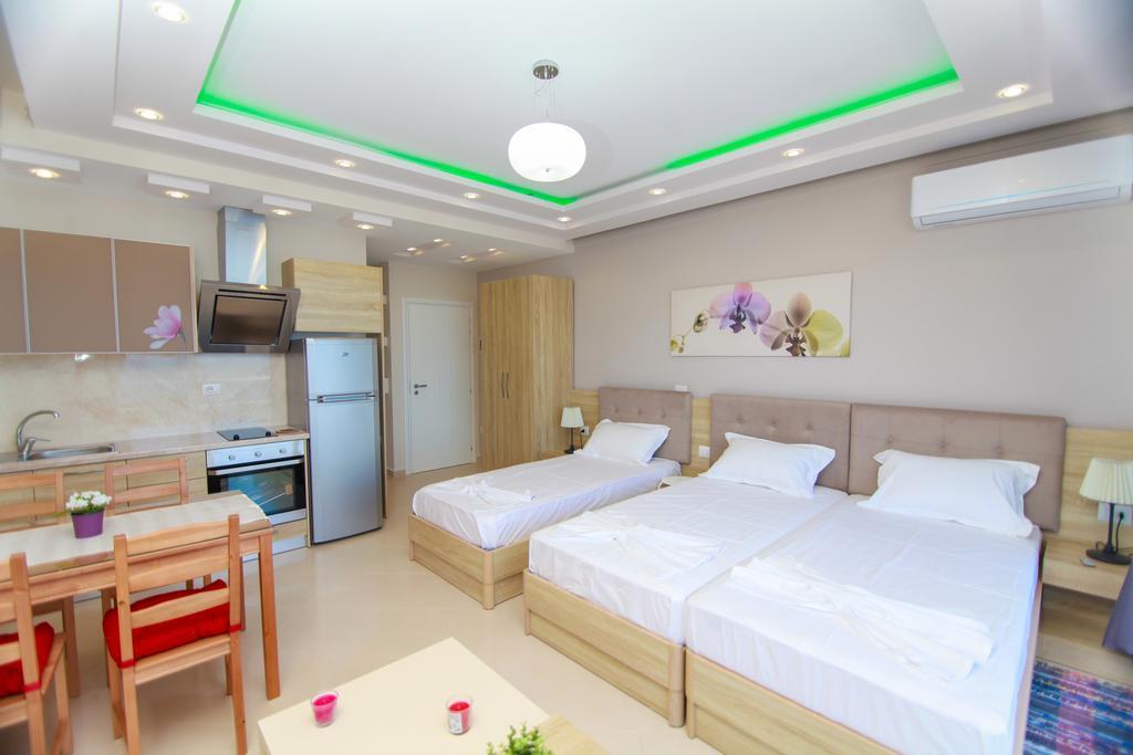 Blue Sea Apartments Sarandë Eksteriør billede