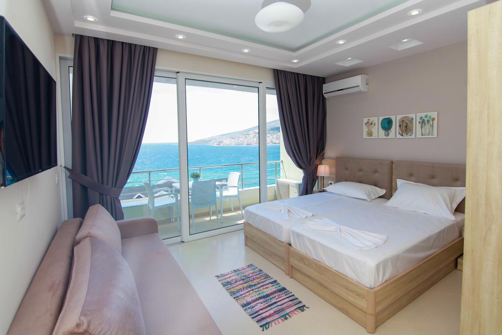 Blue Sea Apartments Sarandë Eksteriør billede
