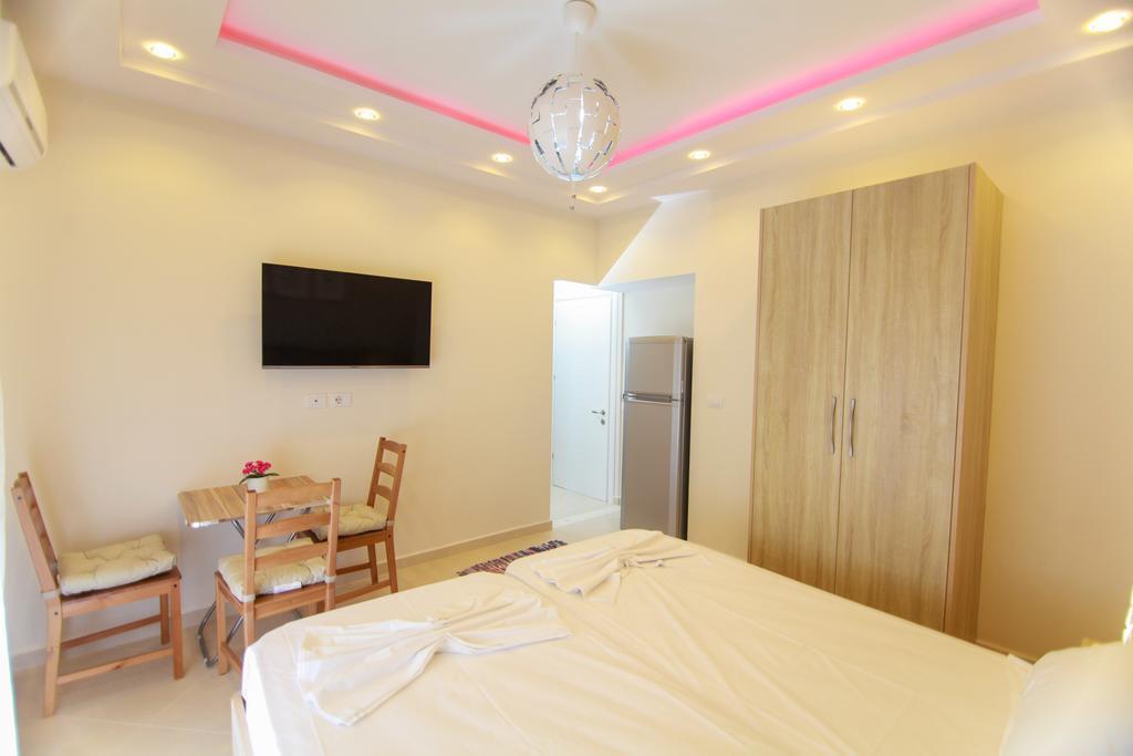Blue Sea Apartments Sarandë Eksteriør billede