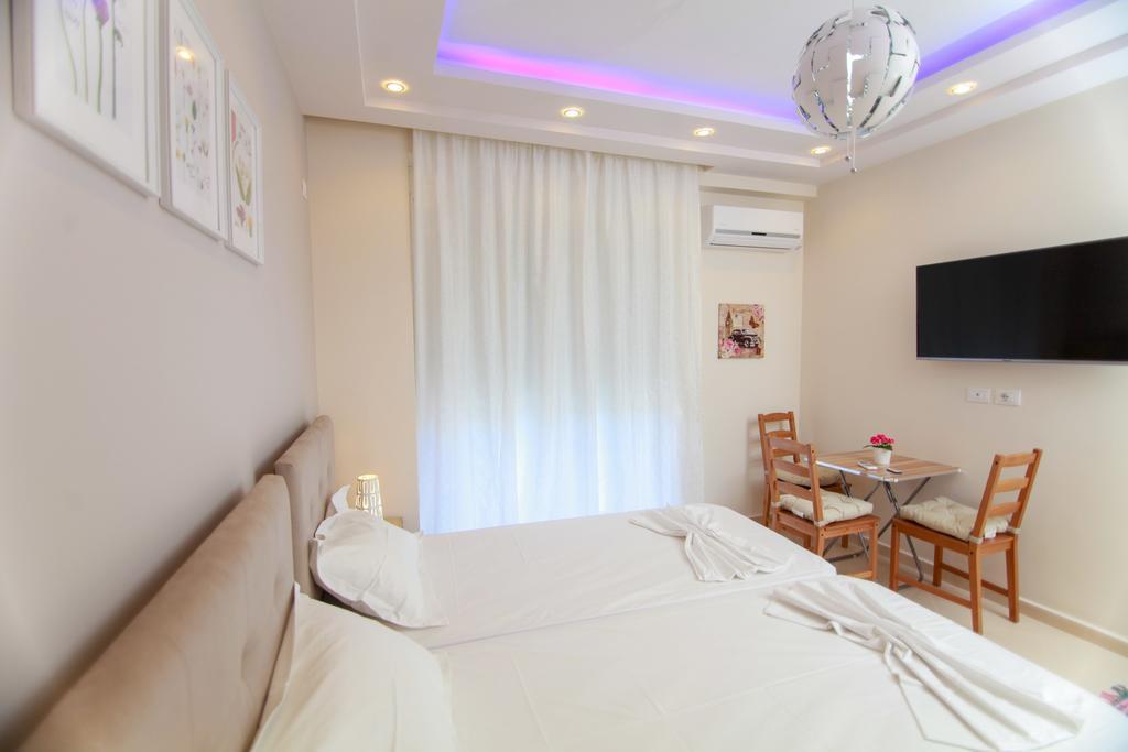 Blue Sea Apartments Sarandë Eksteriør billede